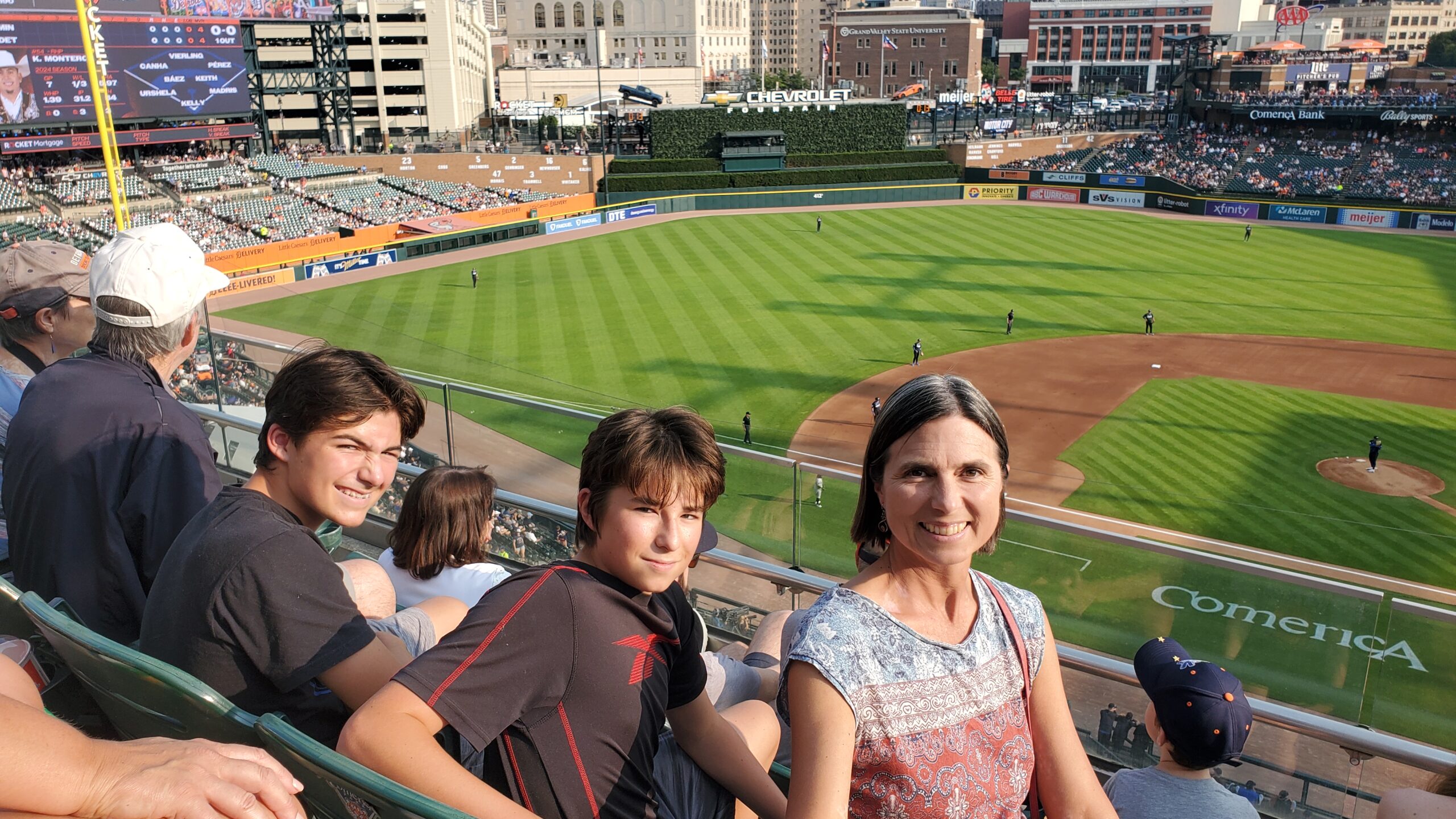 Comerica Park vs Fenway Park